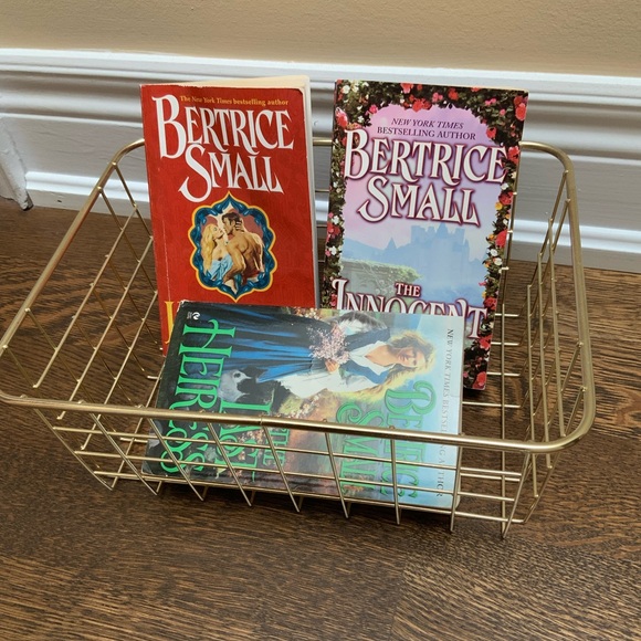 Vintage 90’S/2000’S Edition BEATRICE SMALL Soft Cover Novels X 3 LOT Books Adult - Picture 5 of 11